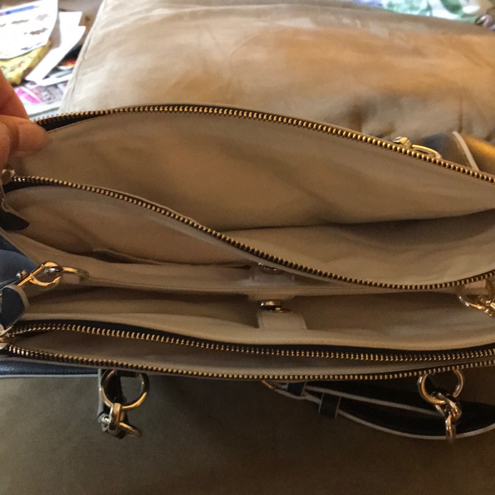 Coach handbags - Picture 4 of 4